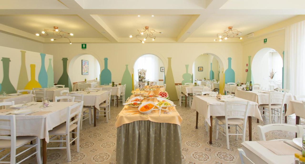 Hotel Trieste Cesena Bagian luar foto